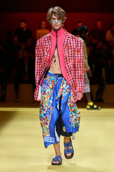 Look 30